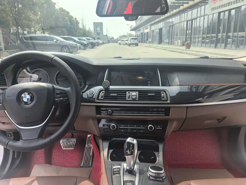 BMW 5 Series 2016 — фото 21