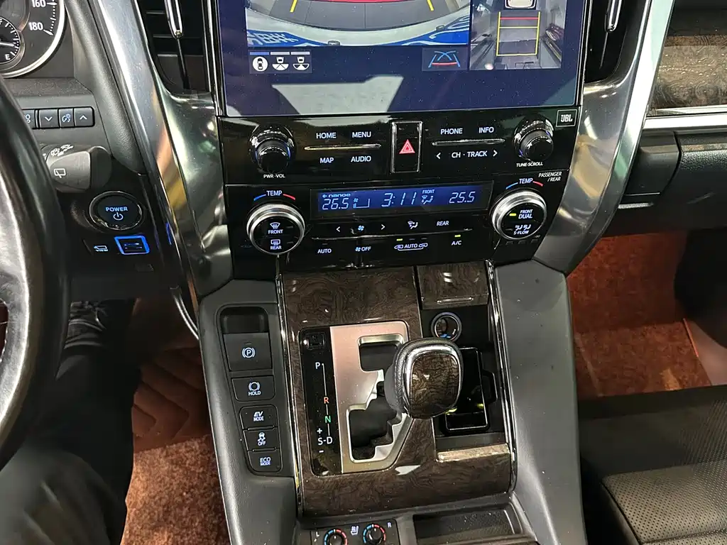 Toyota Alphard 2021 — фото 12