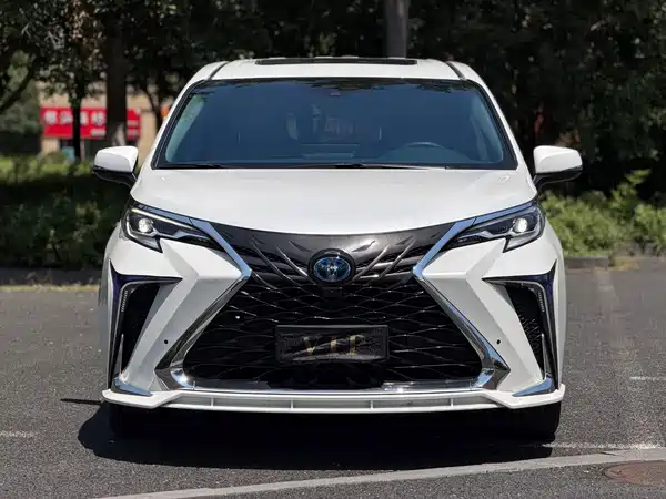 Toyota Sienna 2023