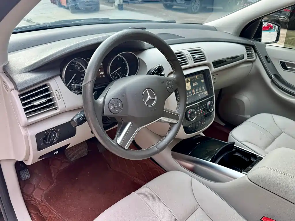 Mercedes-Benz R-Class 2015