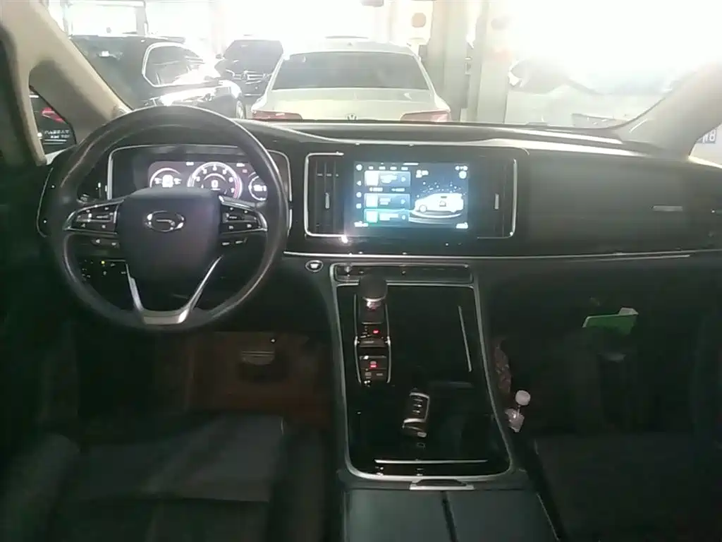 GAC Motor Trumpchi M8 2022 — фото 10