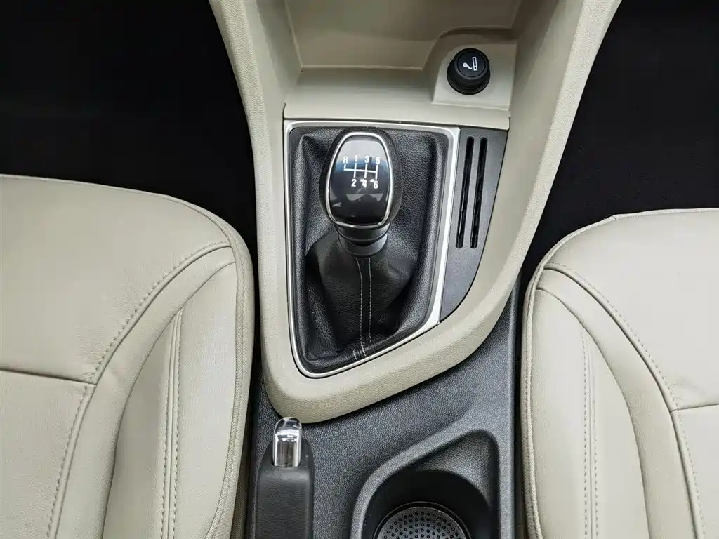 Buick Excelle 2018 — фото 13