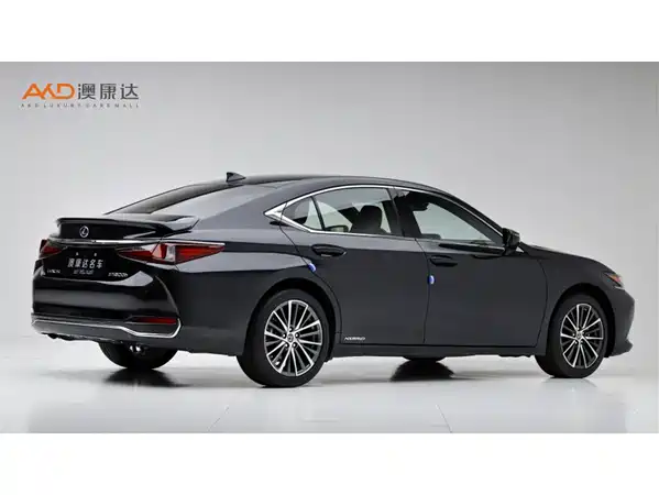 Lexus ES 2022