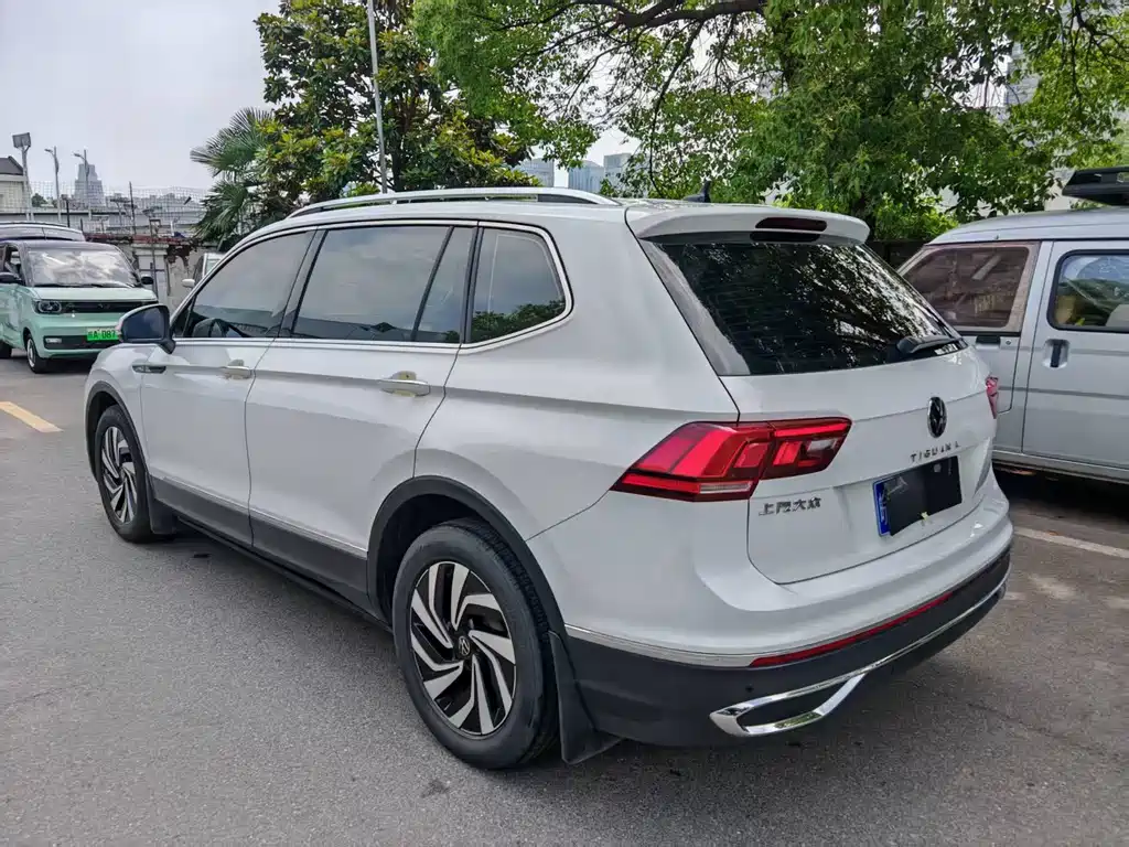 Volkswagen Tiguan L 2023 — фото 7