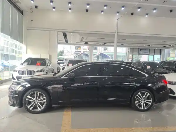 Audi A6L 2022