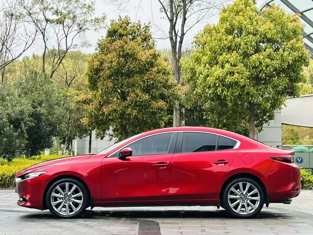 Mazda 3 Axela 2019 — фото 4