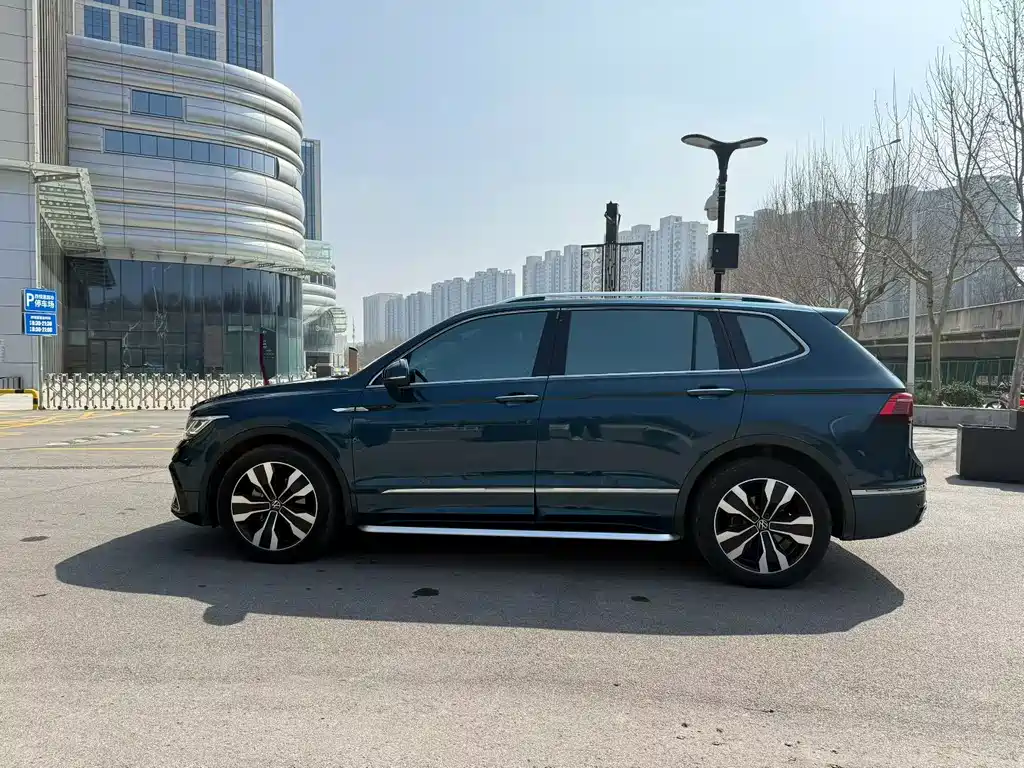 Volkswagen Tiguan L 2021 — фото 4