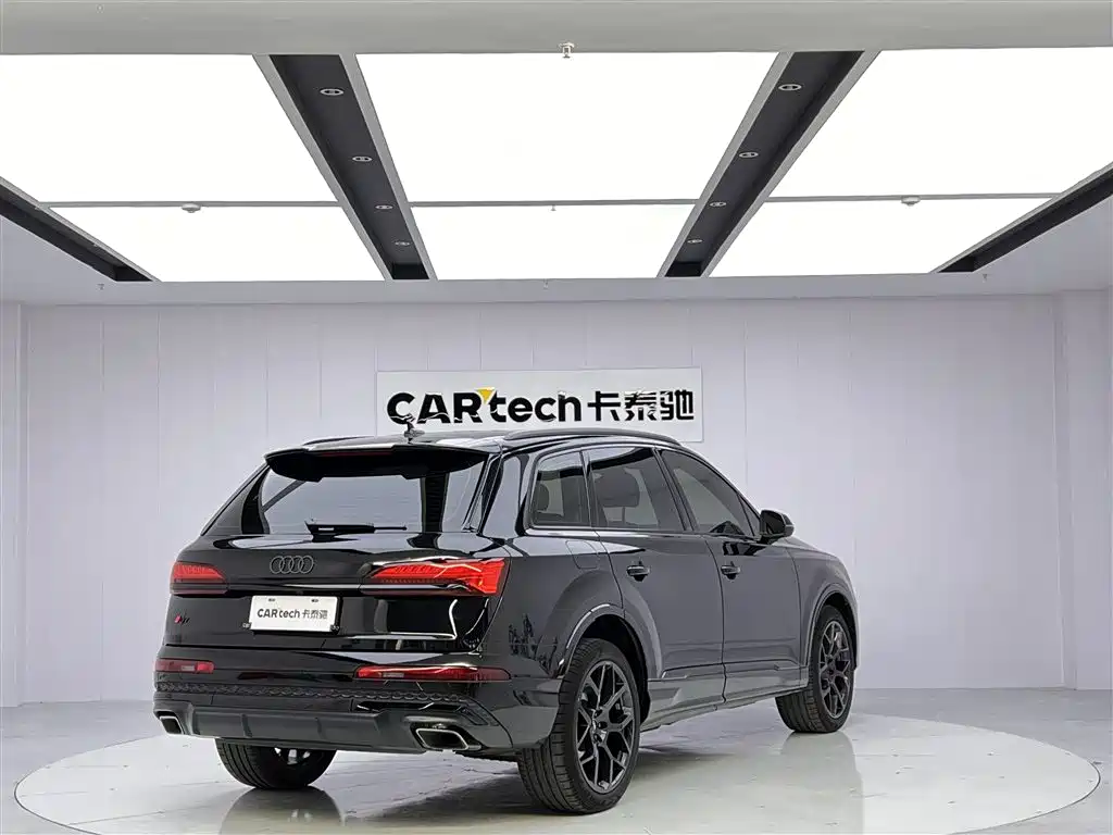 Audi Q7 2025 — фото 5