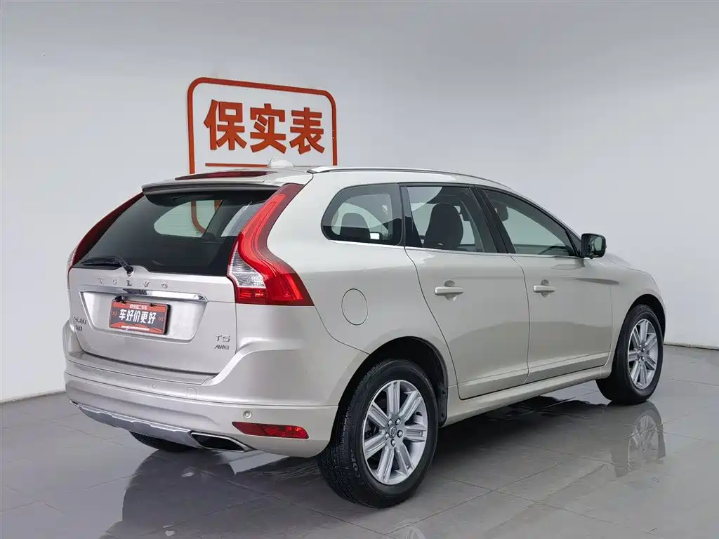 Volvo XC60 2017 — фото 2