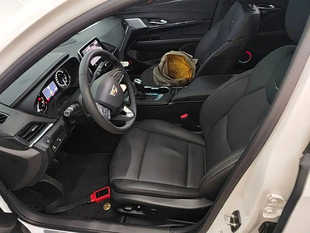 Cadillac CT4 2023 — фото 15