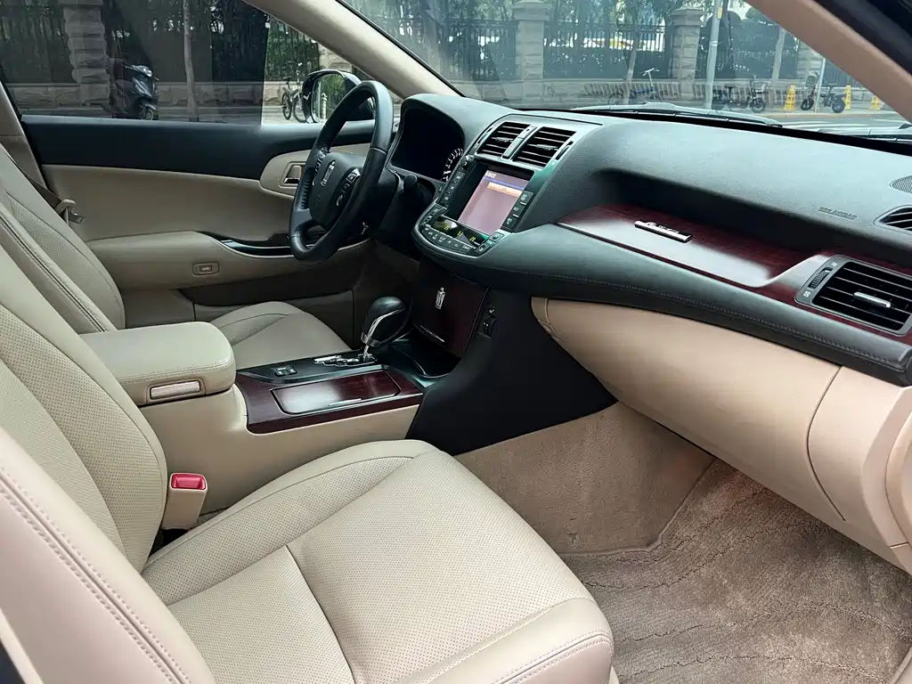 Toyota Crown 2012 — фото 23