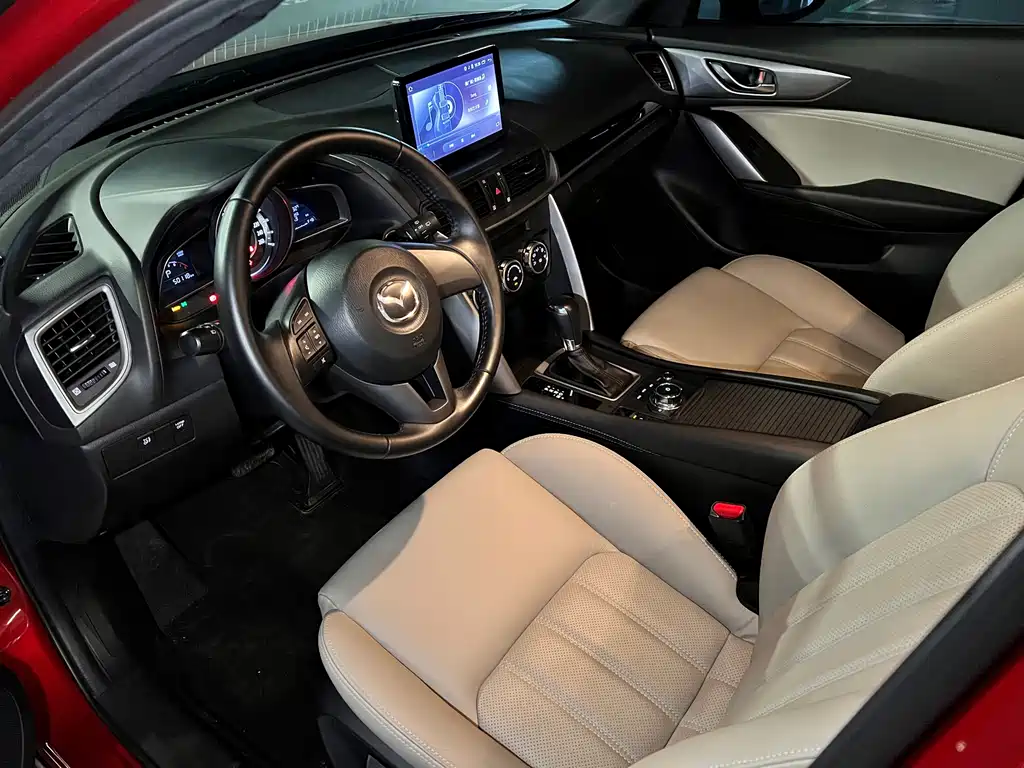 Mazda CX-4 2017 — фото 9