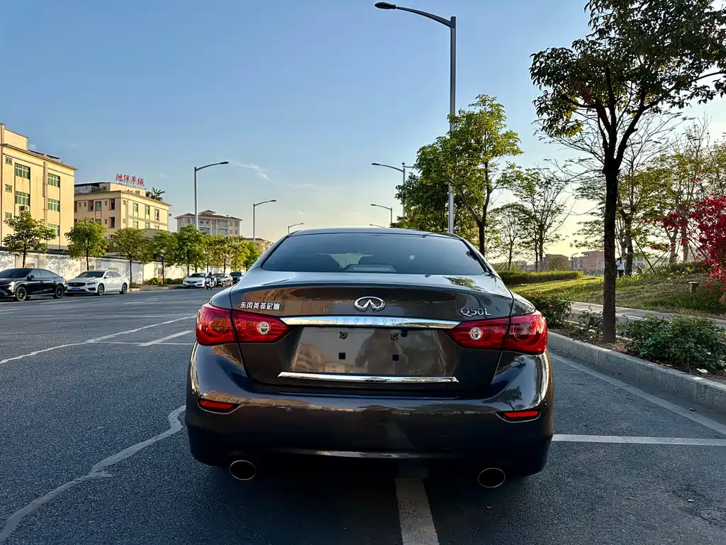 Infiniti Q50L 2015 — фото 14