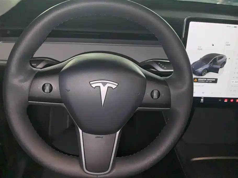 Tesla Model Y 2024 — фото 15