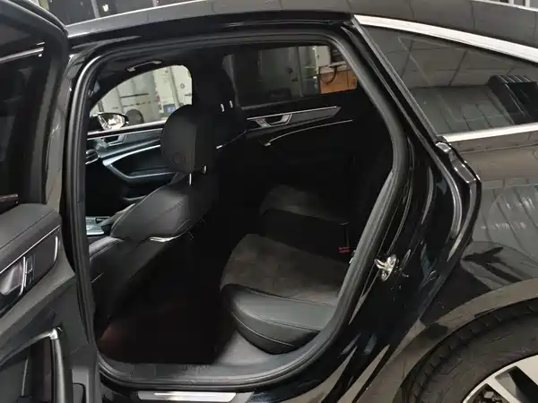 Audi A6L 2023