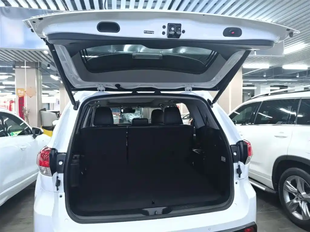 Toyota Highlander 2020 — фото 19
