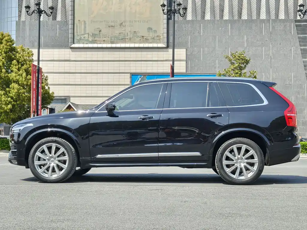 Volvo XC90 2019 — фото 10