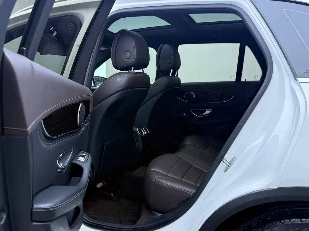 Mercedes-Benz GLC 2018 — фото 12