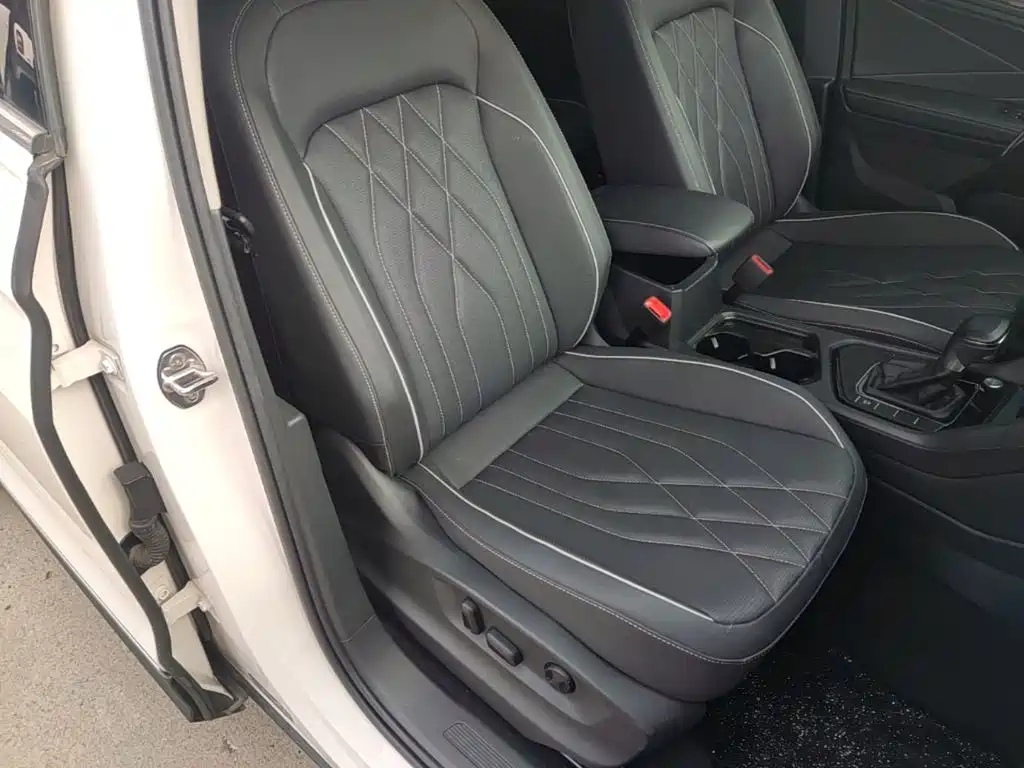 Volkswagen Tiguan L 2023 — фото 25