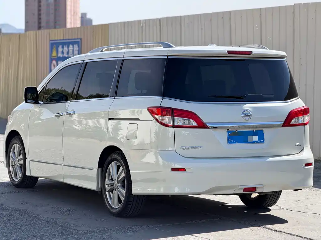 Nissan Quest 2014 — фото 9