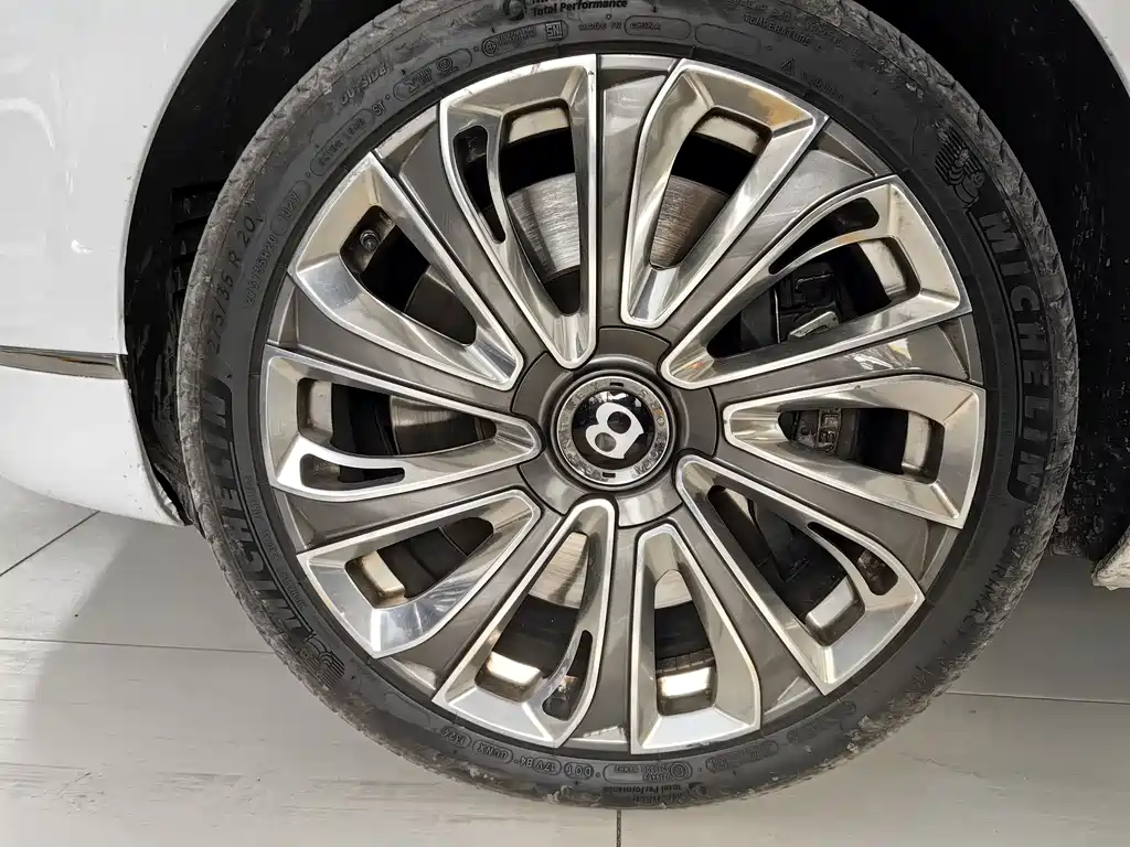 Bentley Flying Spur 2010 — фото 4