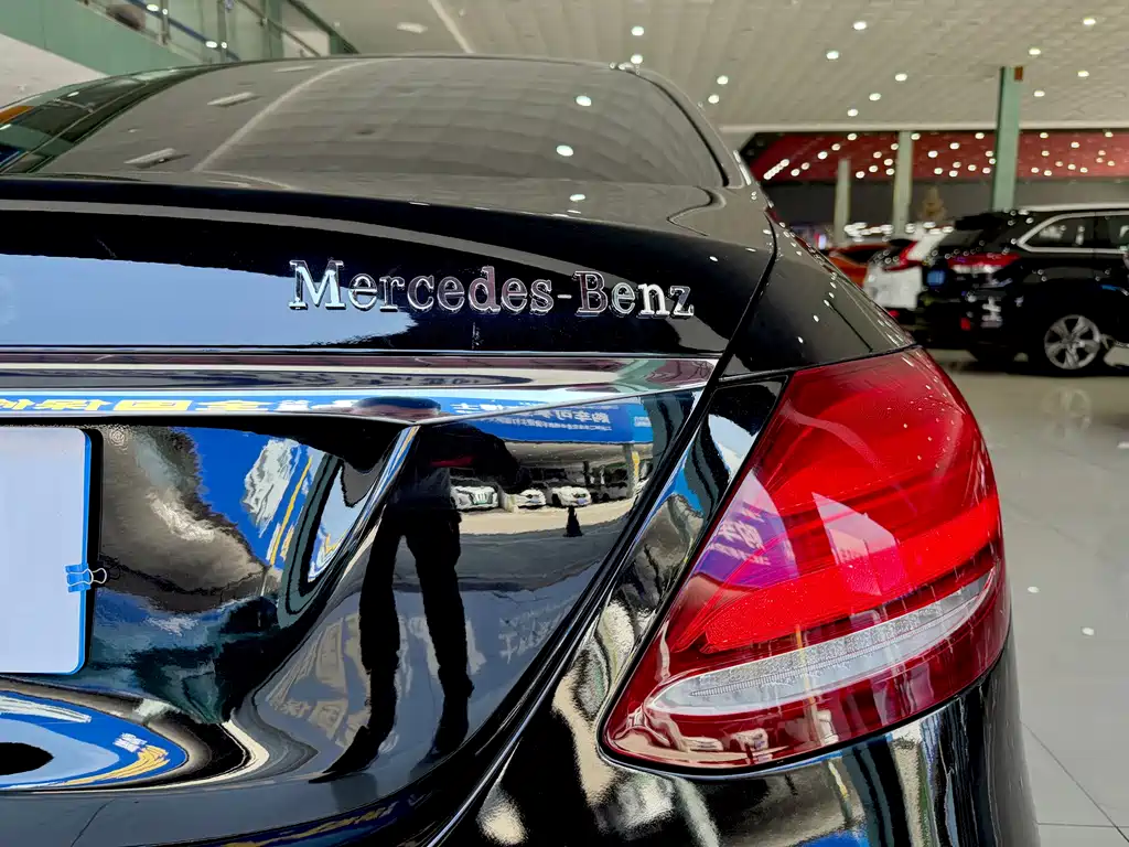Mercedes-Benz E-Class 2020 — фото 11