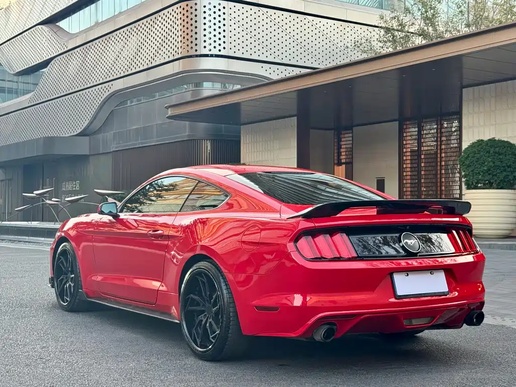 Ford Mustang 2015 — фото 33