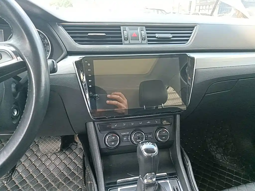 Skoda Superb 2016 — фото 13