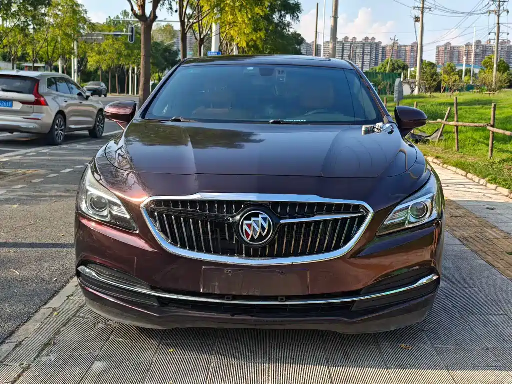 Buick LaCrosse 2017 — фото 2