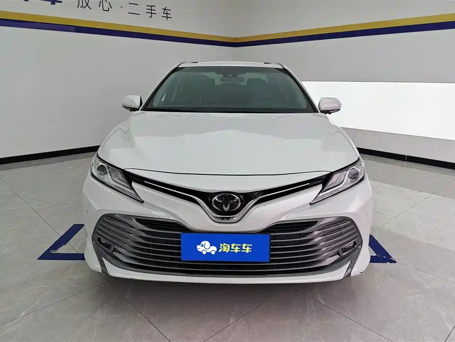 Toyota Camry 2021 — фото 2