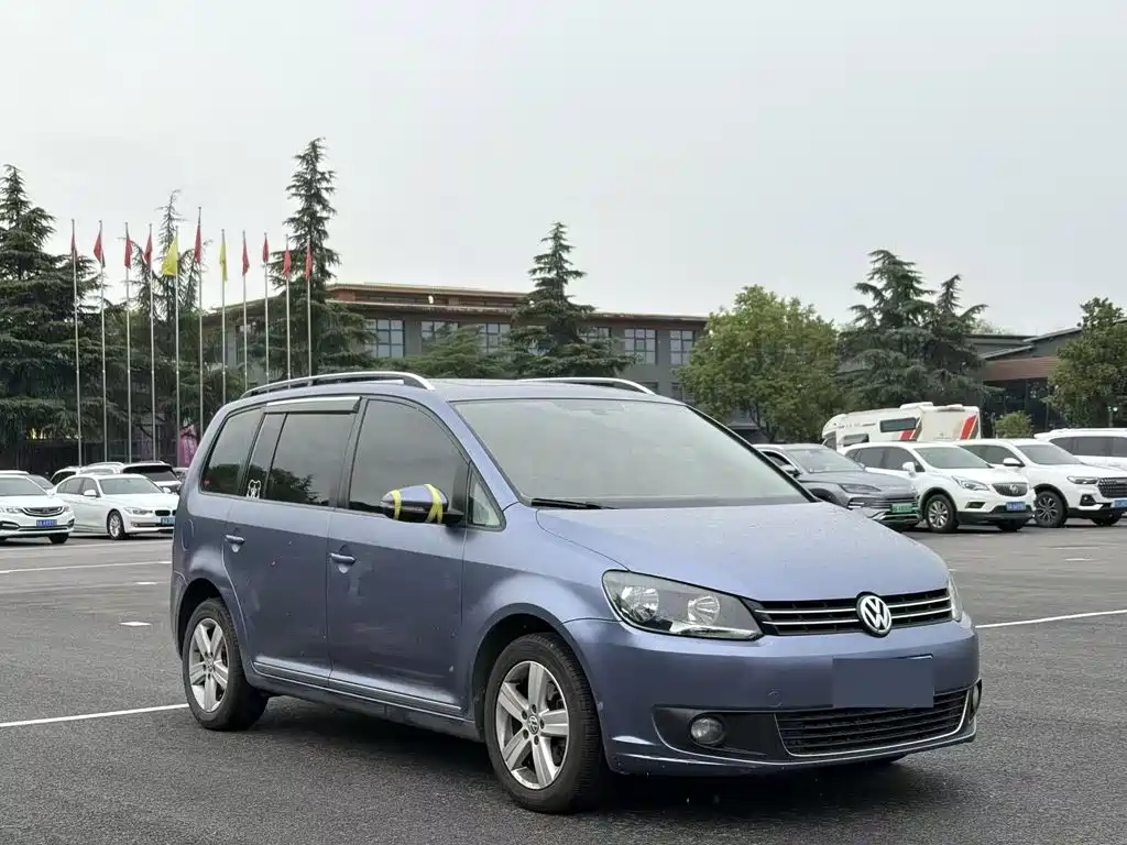 Volkswagen Touran 2015