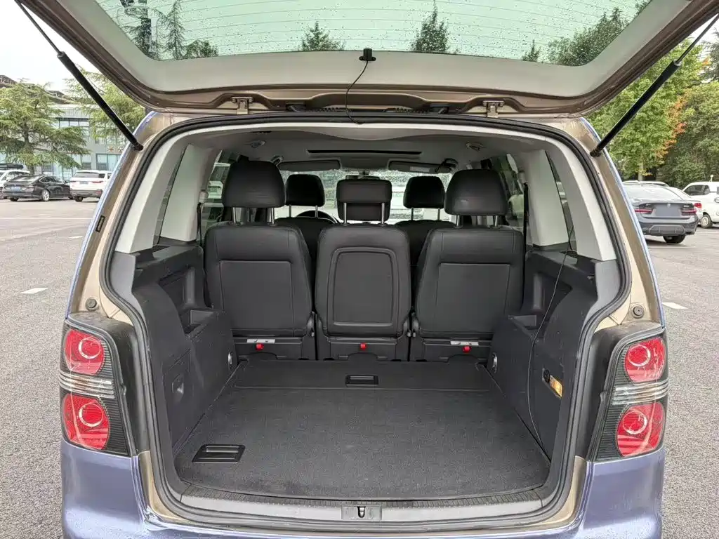 Volkswagen Touran 2015 — фото 14