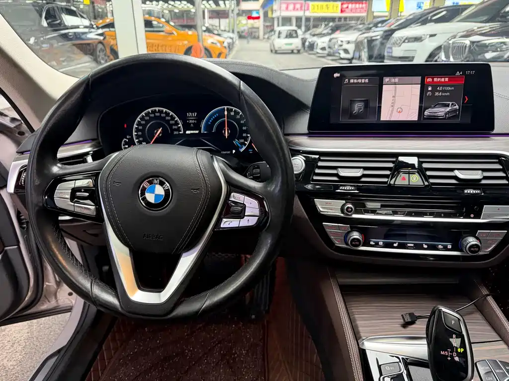 BMW 5 Series New Energy 2019 — фото 12