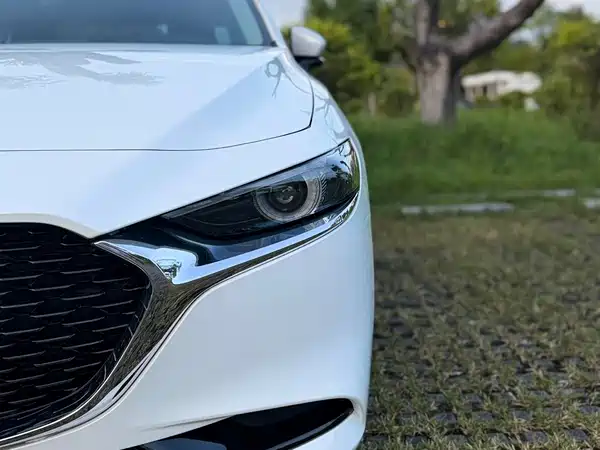 Mazda 3 Axela 2022