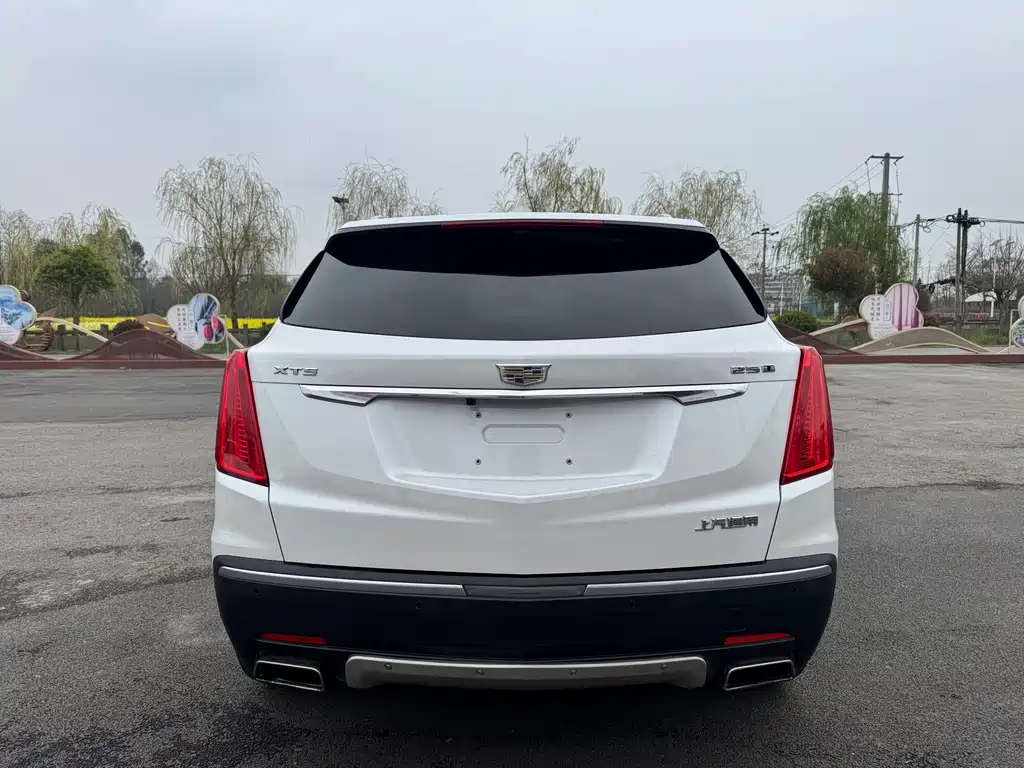 Cadillac XT5 2017 — фото 6