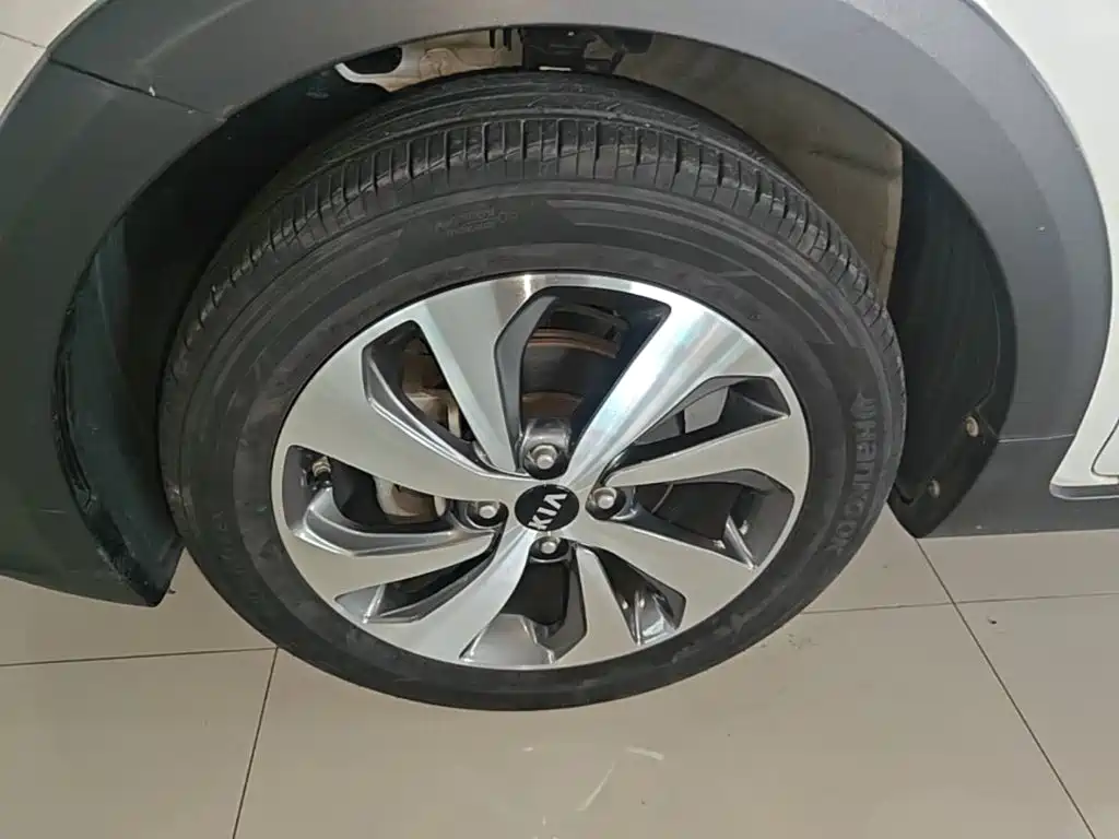 Kia KX CROSS 2017 — фото 23
