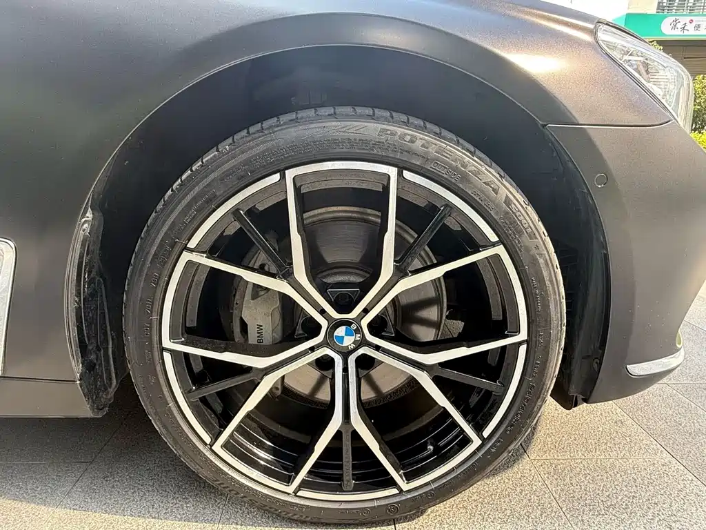BMW 7 Series 2019 — фото 18
