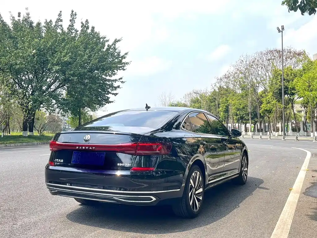 Volkswagen Passat 2022 — фото 7