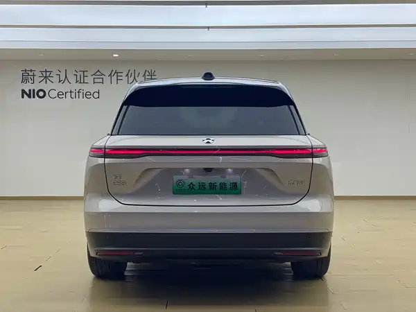 NIO ES8 2024