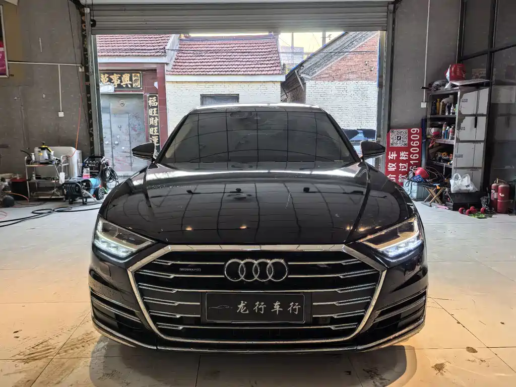 Audi A8 2018 — фото 2