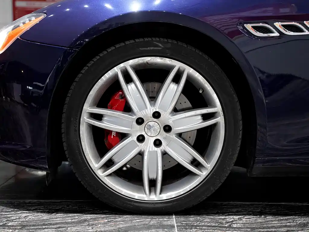 Maserati Quattroporte 2016 — фото 17