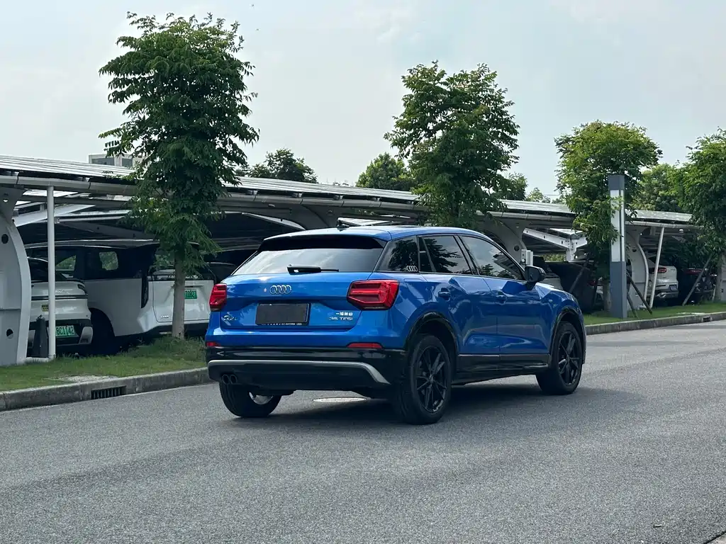 Audi Q2L 2020