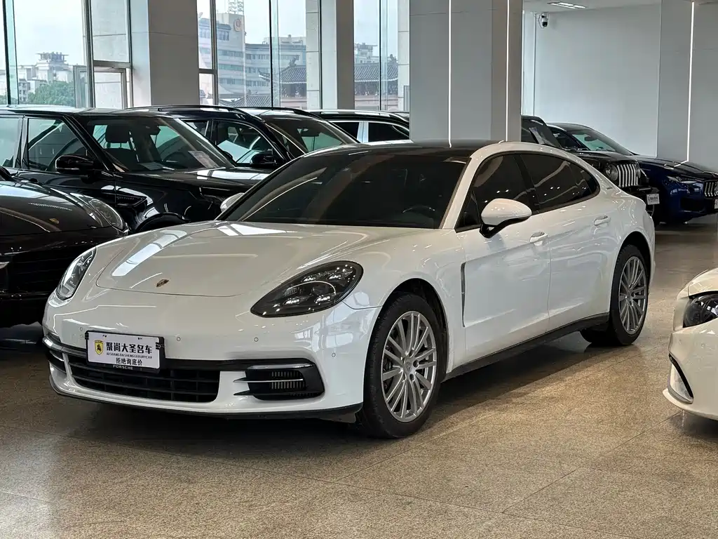 Porsche Panamera 2020 — фото 1