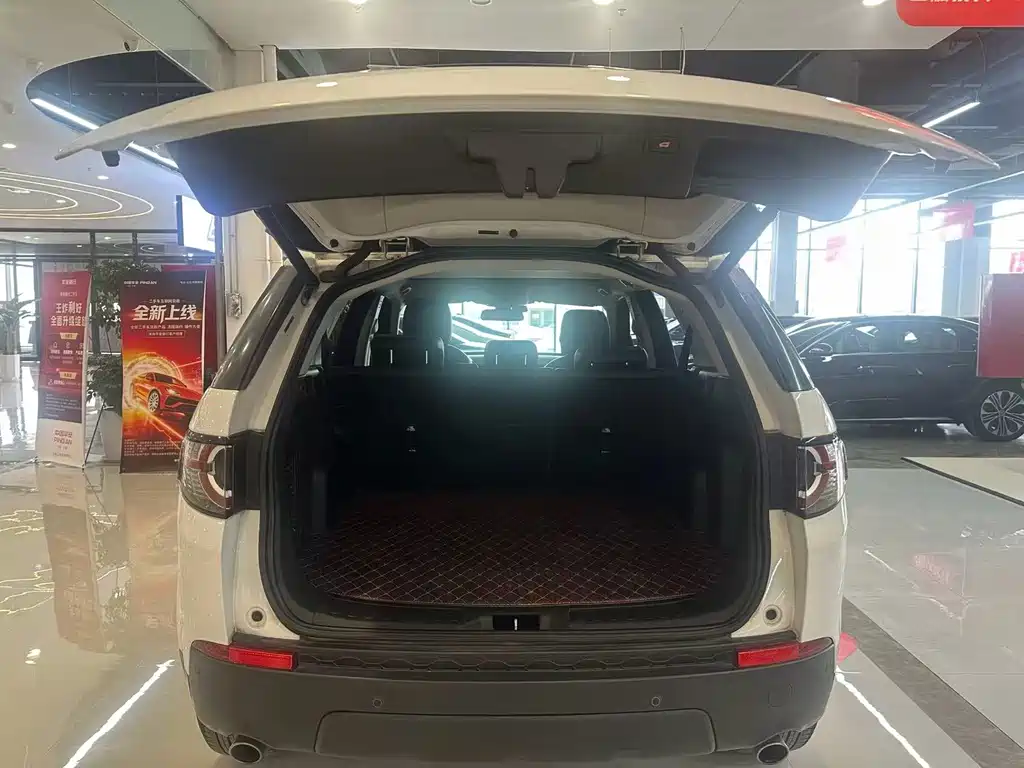 Land Rover Discovery Sport 2018 — фото 16