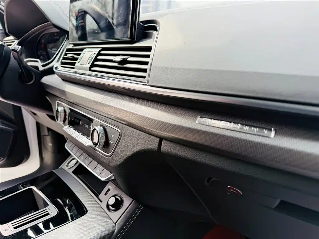 Audi Q5L 2022 — фото 13