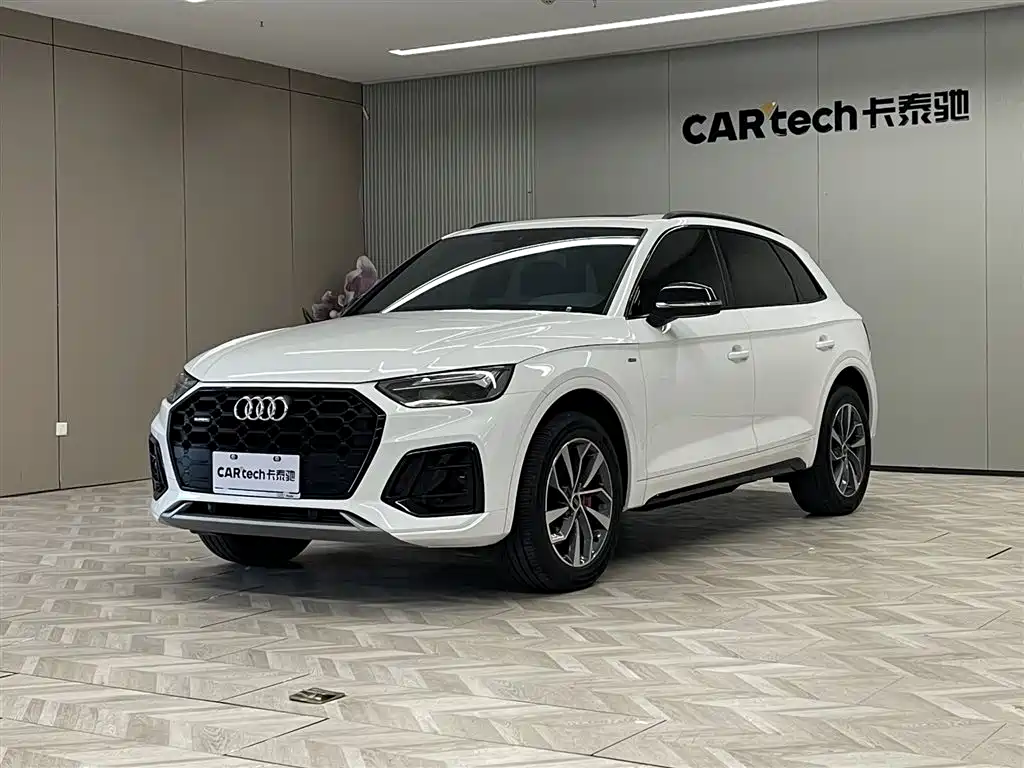 Audi Q5L 2024 — фото 1