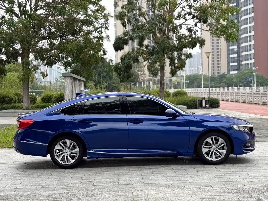 Honda Accord 2018 — фото 13
