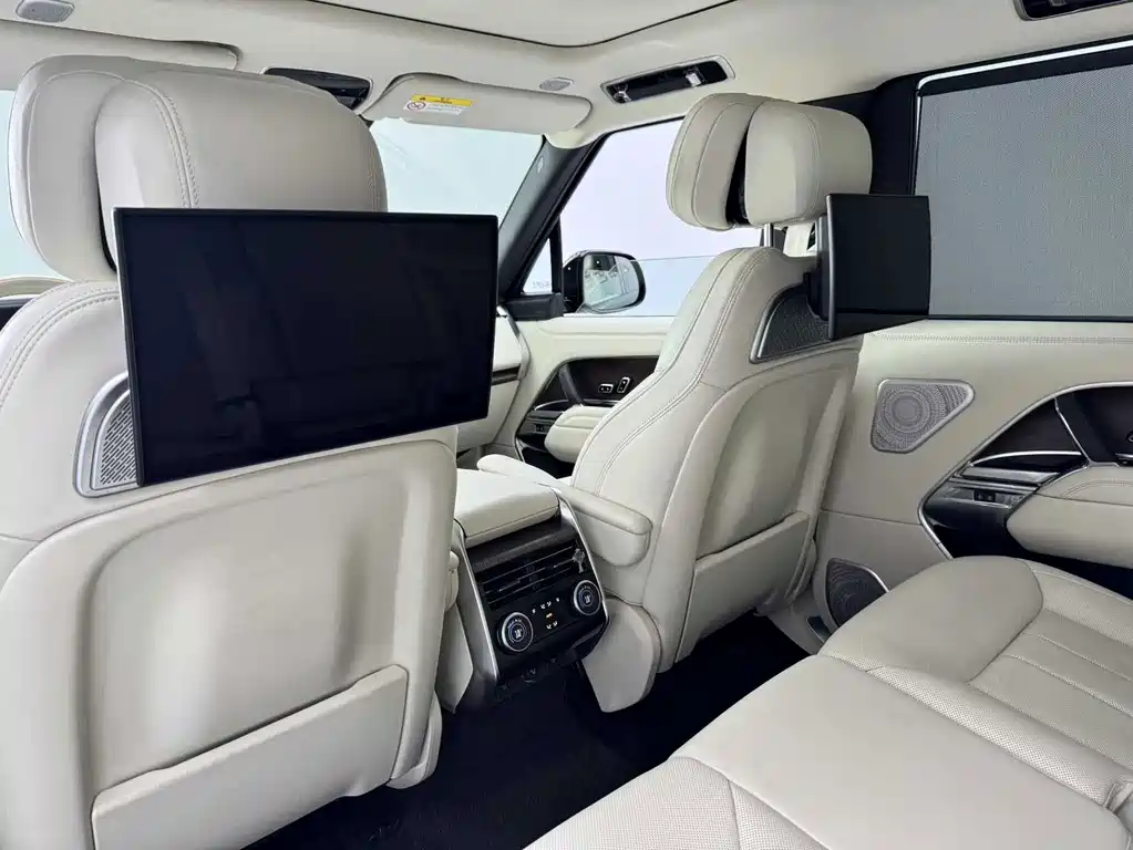 Land Rover Range Rover 2023 — фото 20