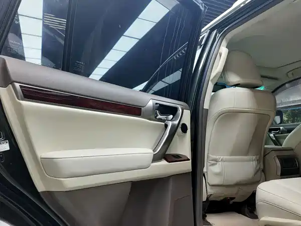 Lexus GX 2011