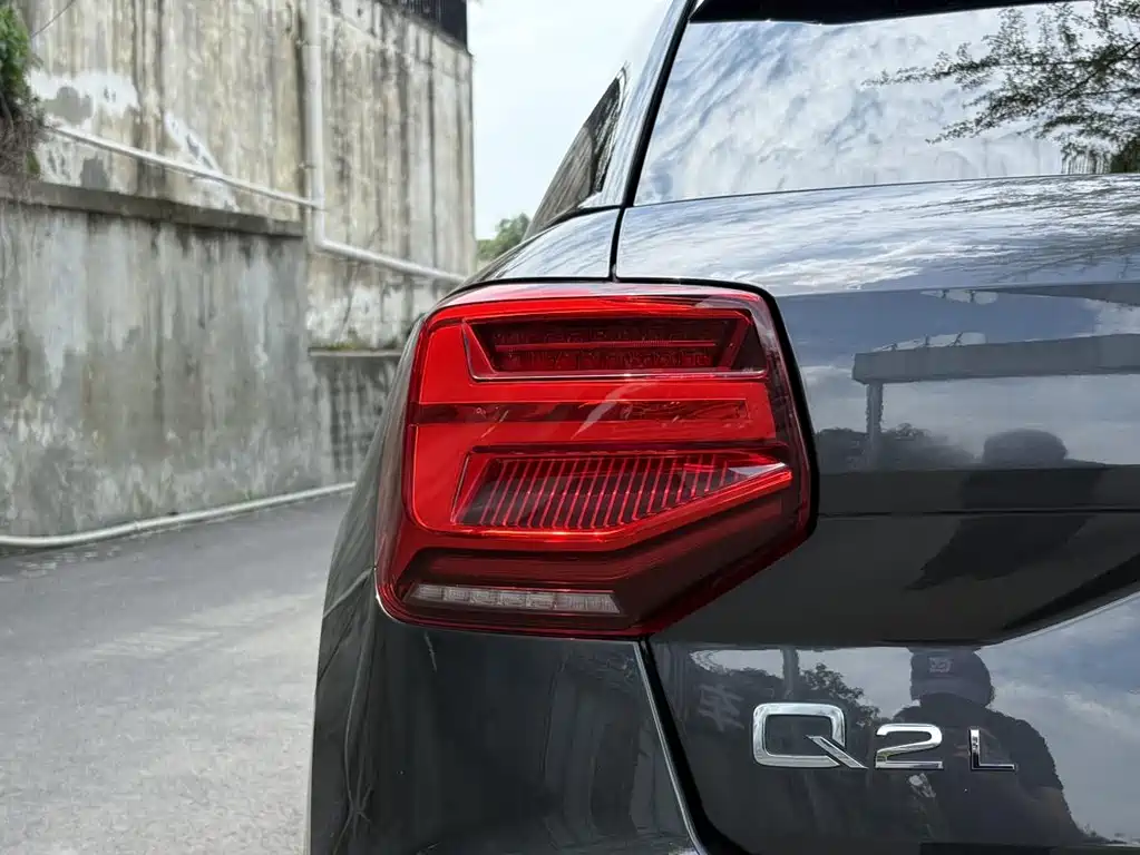 Audi Q2L 2020 — фото 17